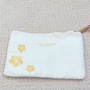 EUC Marc Jacobs Pouch- Gold Metallic Linen
